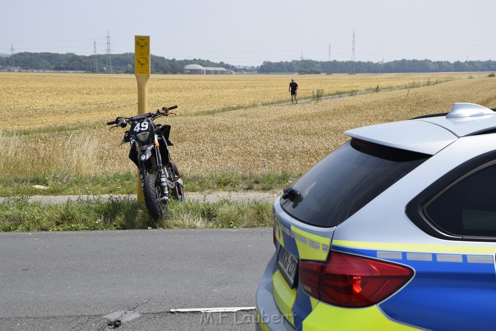 Schwerer Krad Pkw Unfall Koeln Porz Libur Liburer Landstr (Krad Fahrer nach Tagen verstorben) P065.JPG - Miklos Laubert